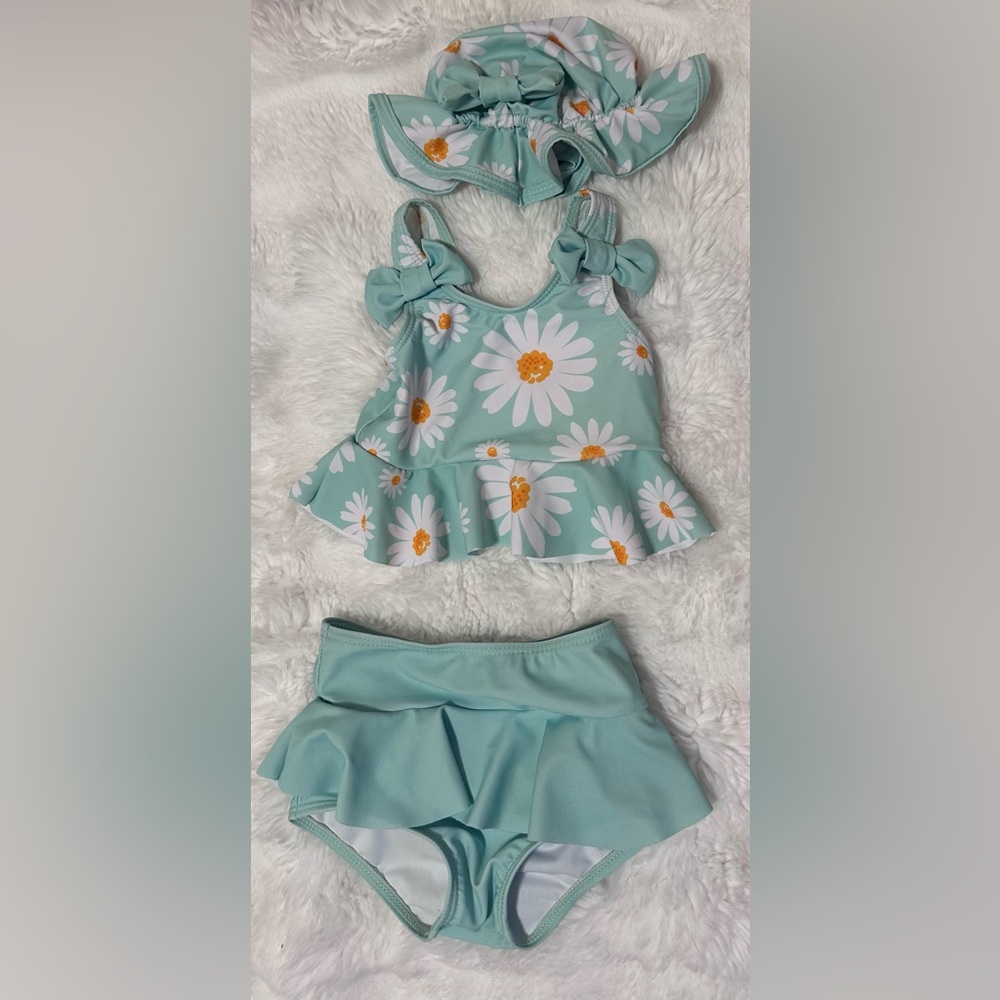 Baby Girl 3-Piece Daisy Swimsuit Set with Hat | Size 6–12 Months 🌼